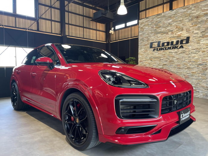 カイエンクーペGTS カーマインレッド